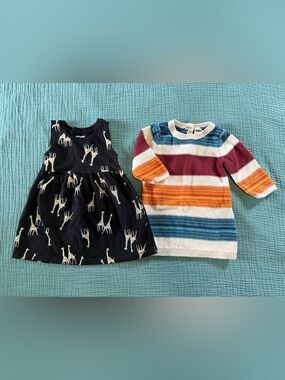 Baby Girl Bundle: Old Navy Giraffe and Knit Sweater Cotton Dresses 3-6 months